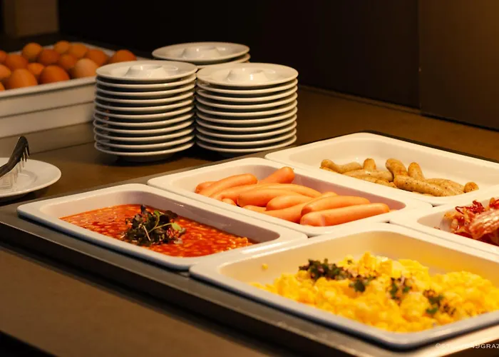 Отель Intercityhotel 4*