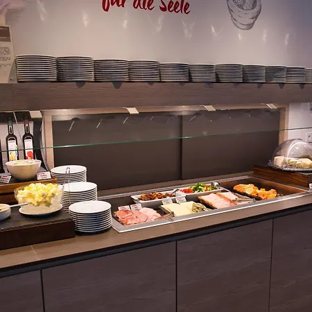 Intercityhotel Hotel 4*