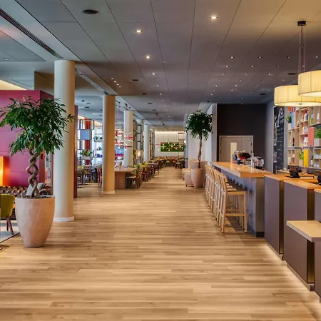 Hotel Intercityhotel 4*