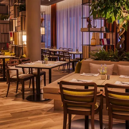 Intercityhotel 4*