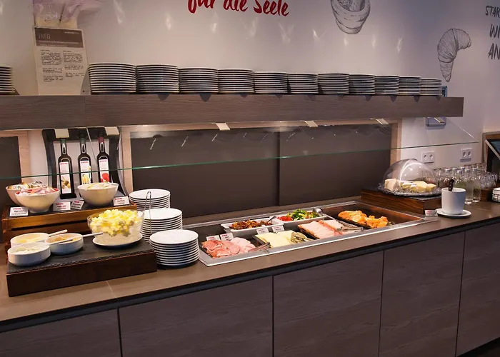 Intercityhotel Hotell 4*