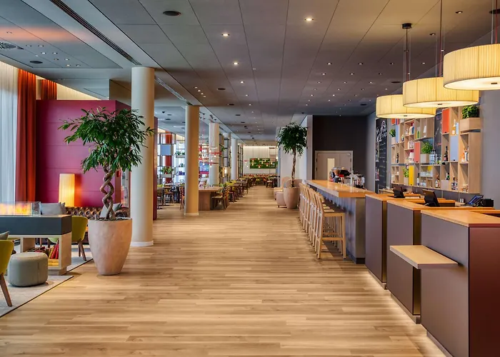 Готель Intercityhotel 4*