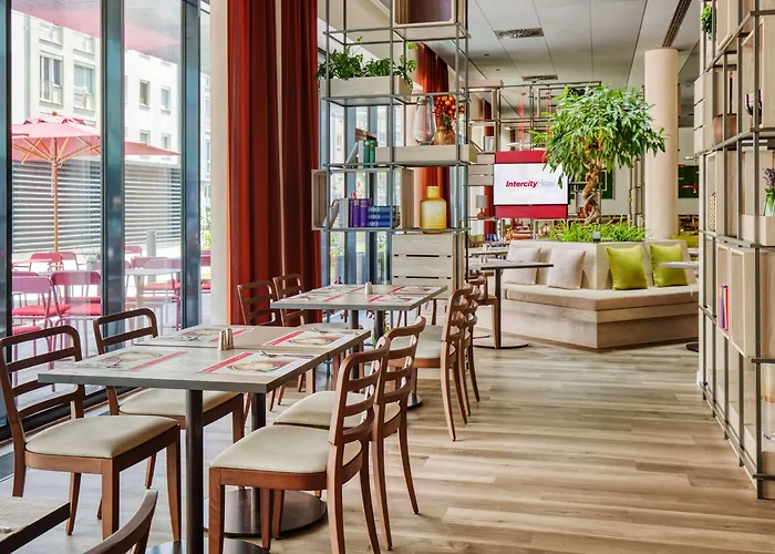 Готель Intercityhotel 4*